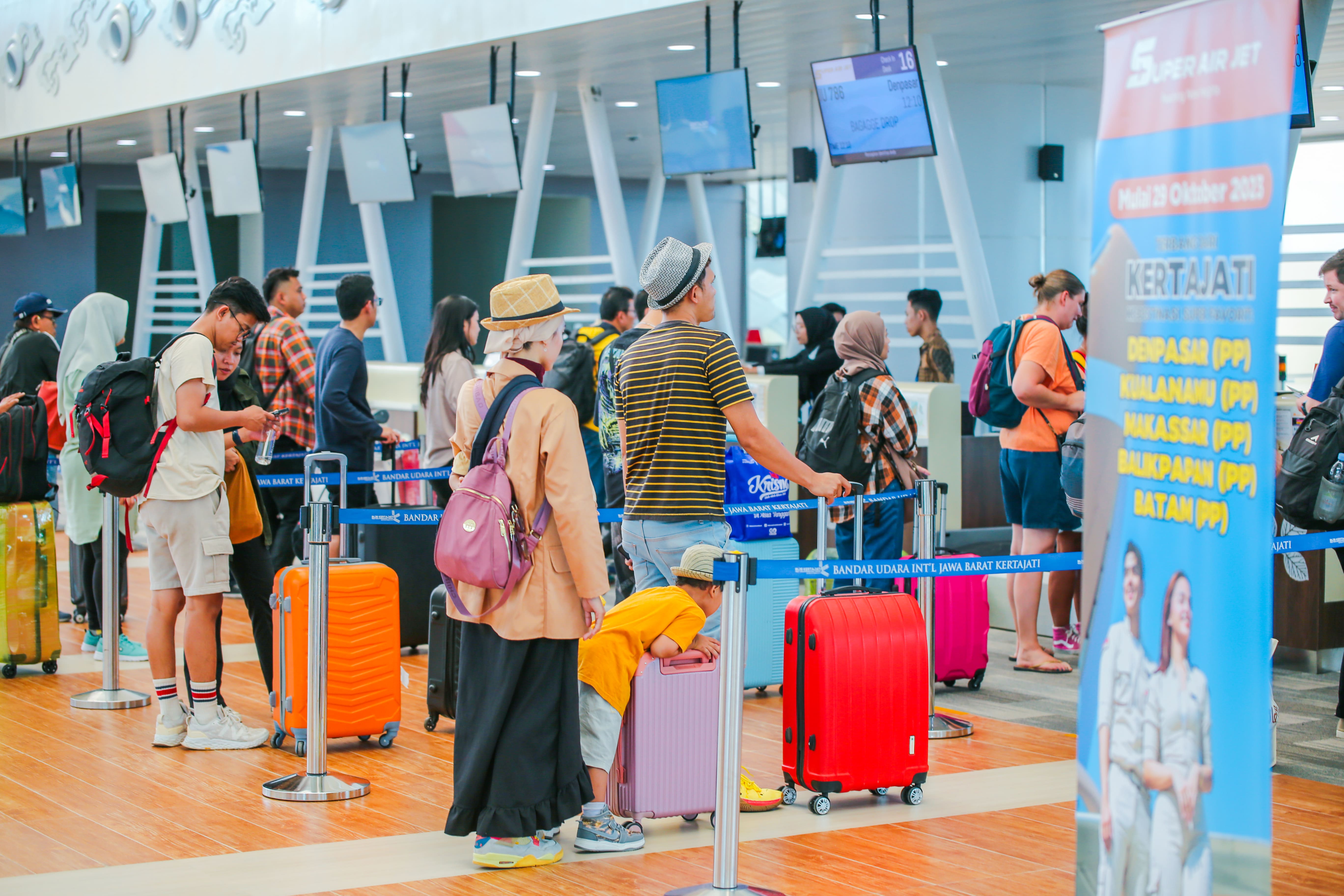 Airport Tour